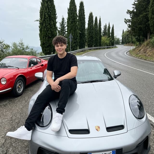 Porsche GT3 Hillside